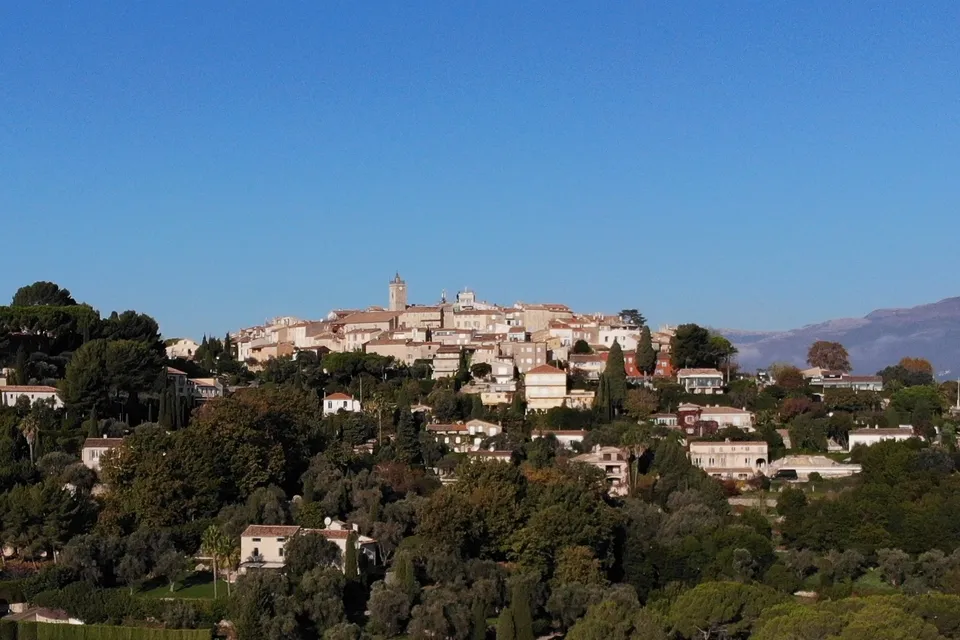 Mougins