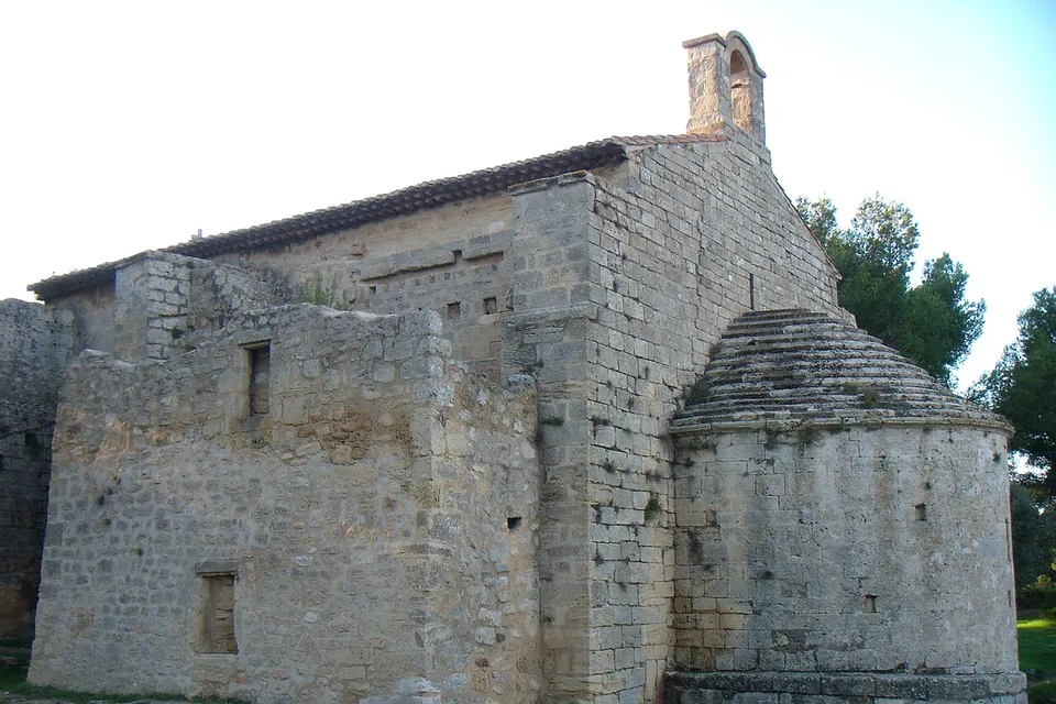 Saint-Mitre-les-Remparts