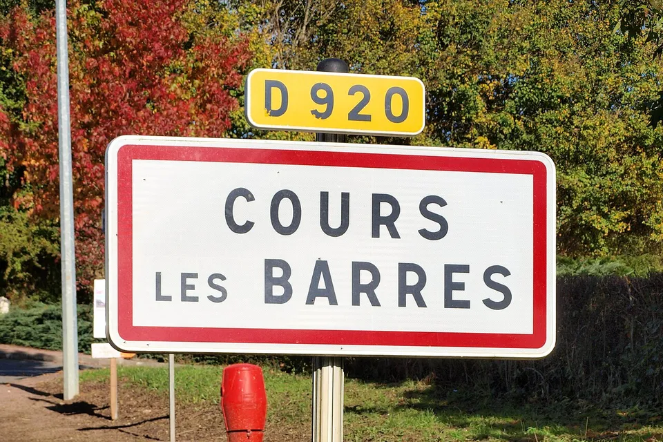 Cours-les-Barres