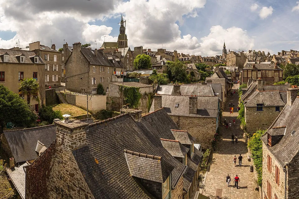 Dinan