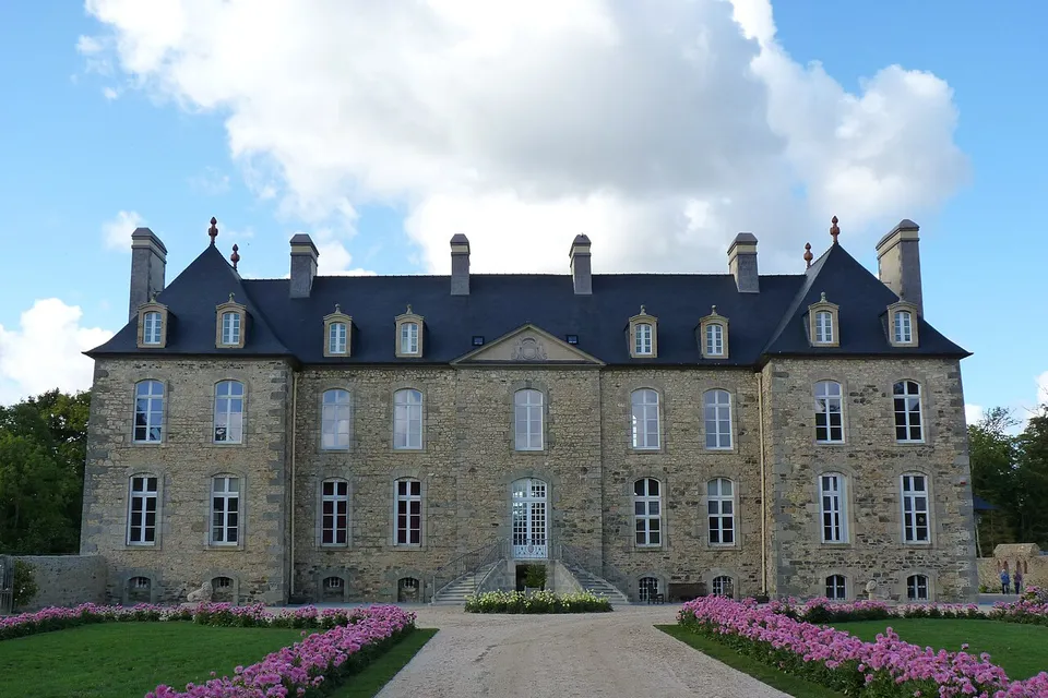 Pléguien