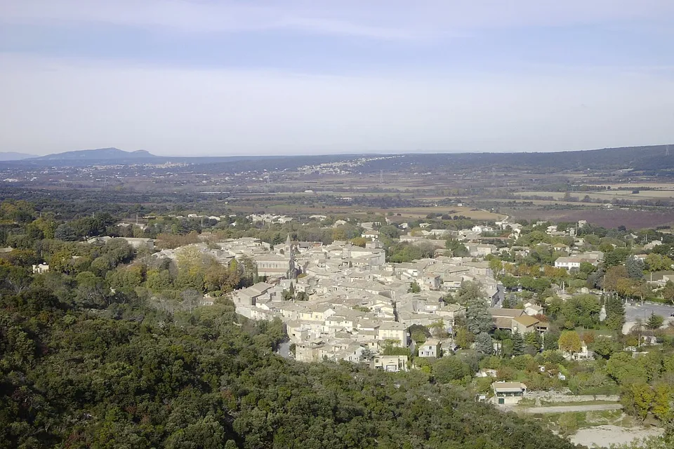 Collias