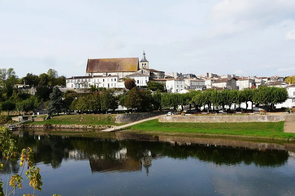 Guîtres