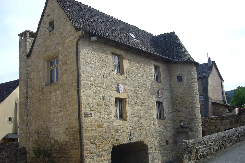 Bourgs sur Colagne