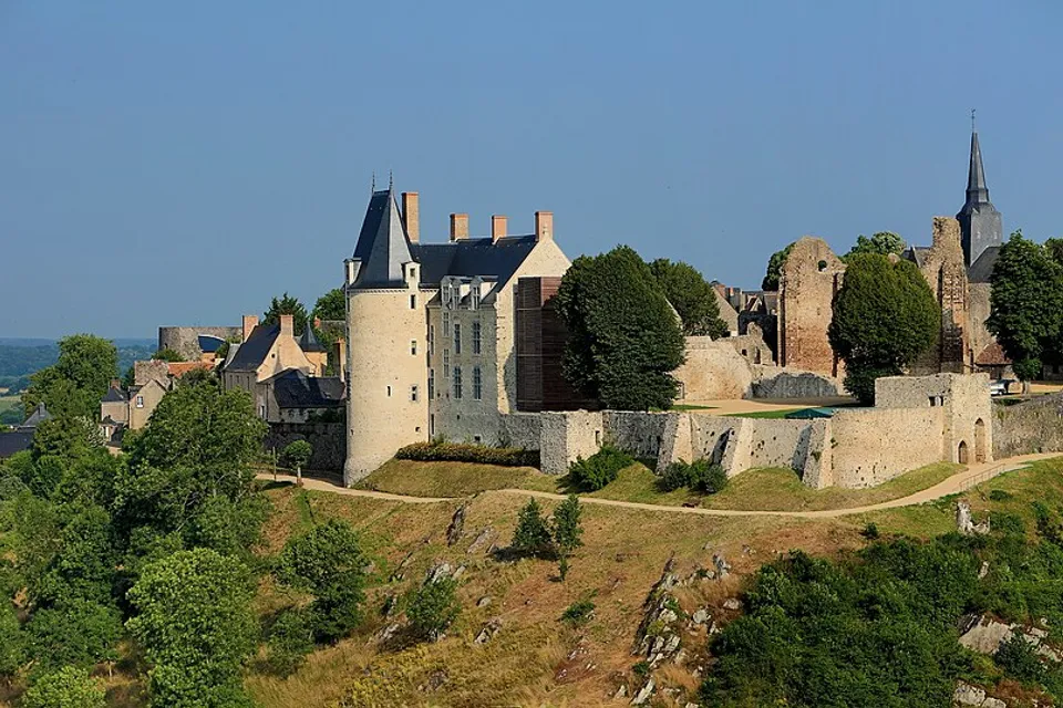 Sainte-Suzanne-et-Chammes