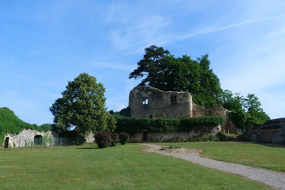 Moulins-Engilbert