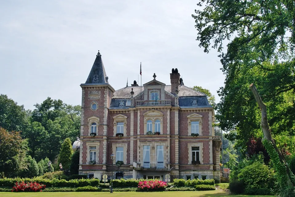 Longuenesse