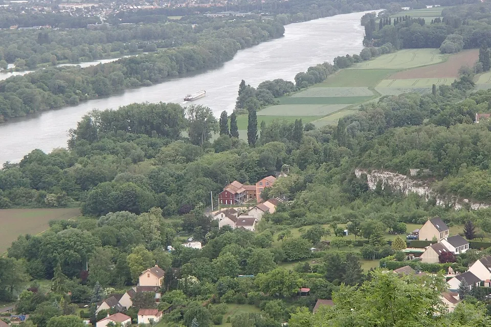 Follainville-Dennemont