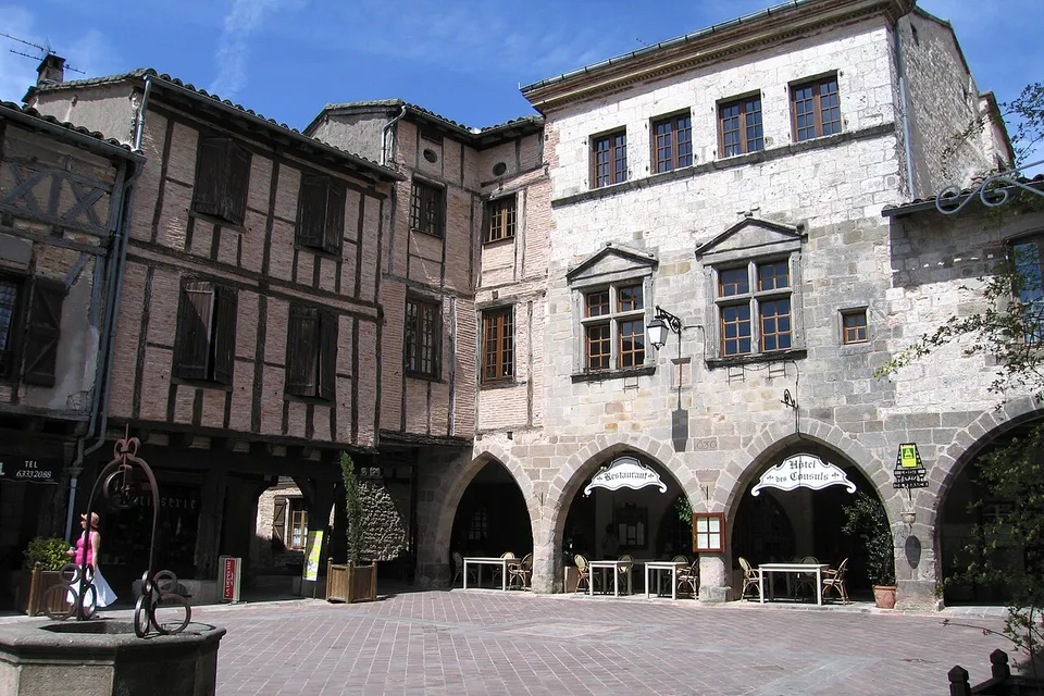 Castelnau-de-Montmiral
