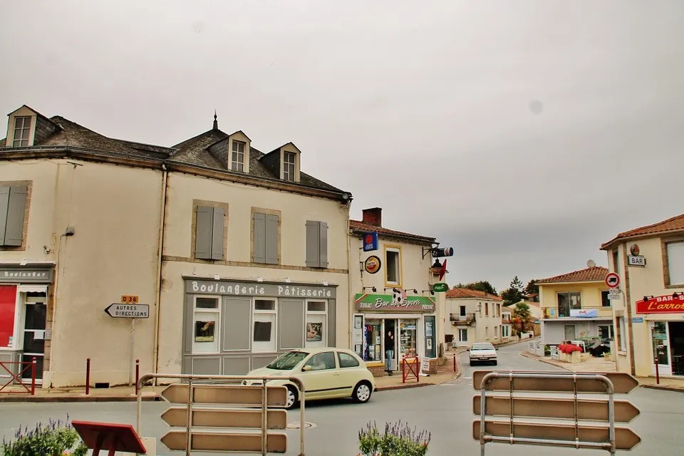 Aubigny-Les Clouzeaux